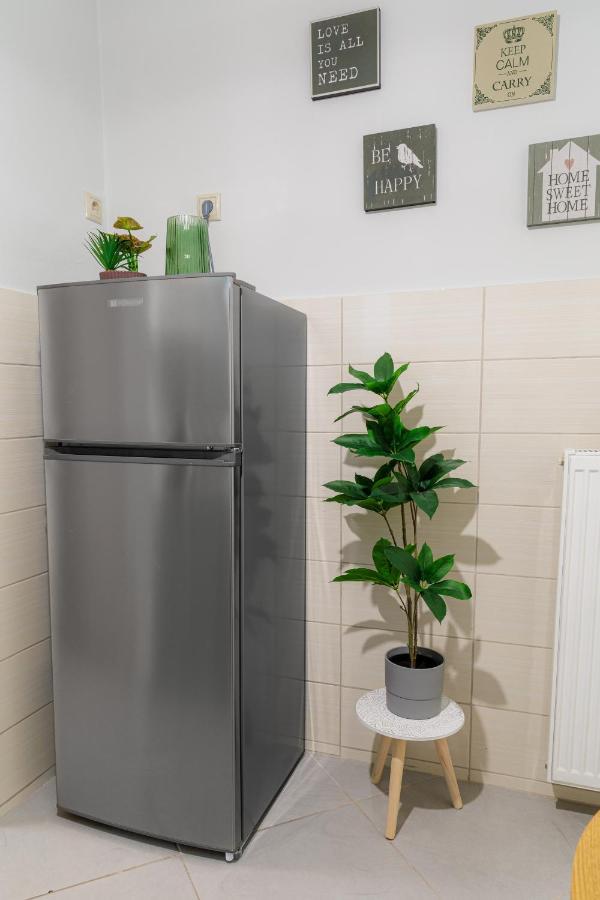 Sunny & Modern Apt For 3 Persons Athènes Extérieur photo